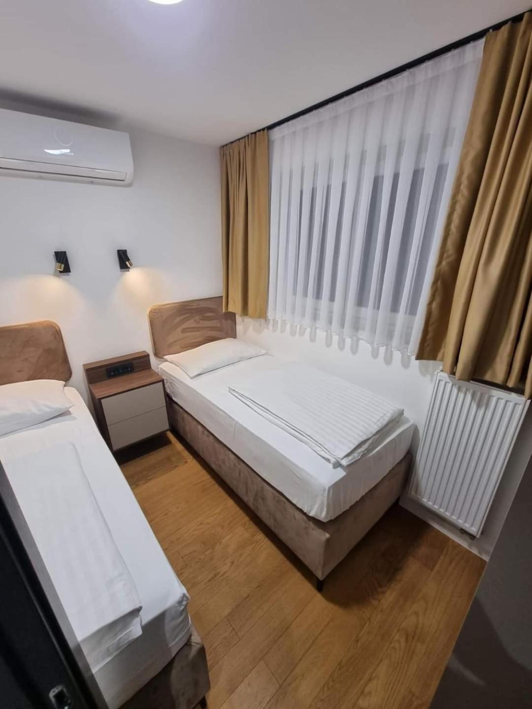 Osijek Luxury Center - Self Check In, Free Private Parking, Ulica Ivana Gundulica 82 Lejlighed Eksteriør billede