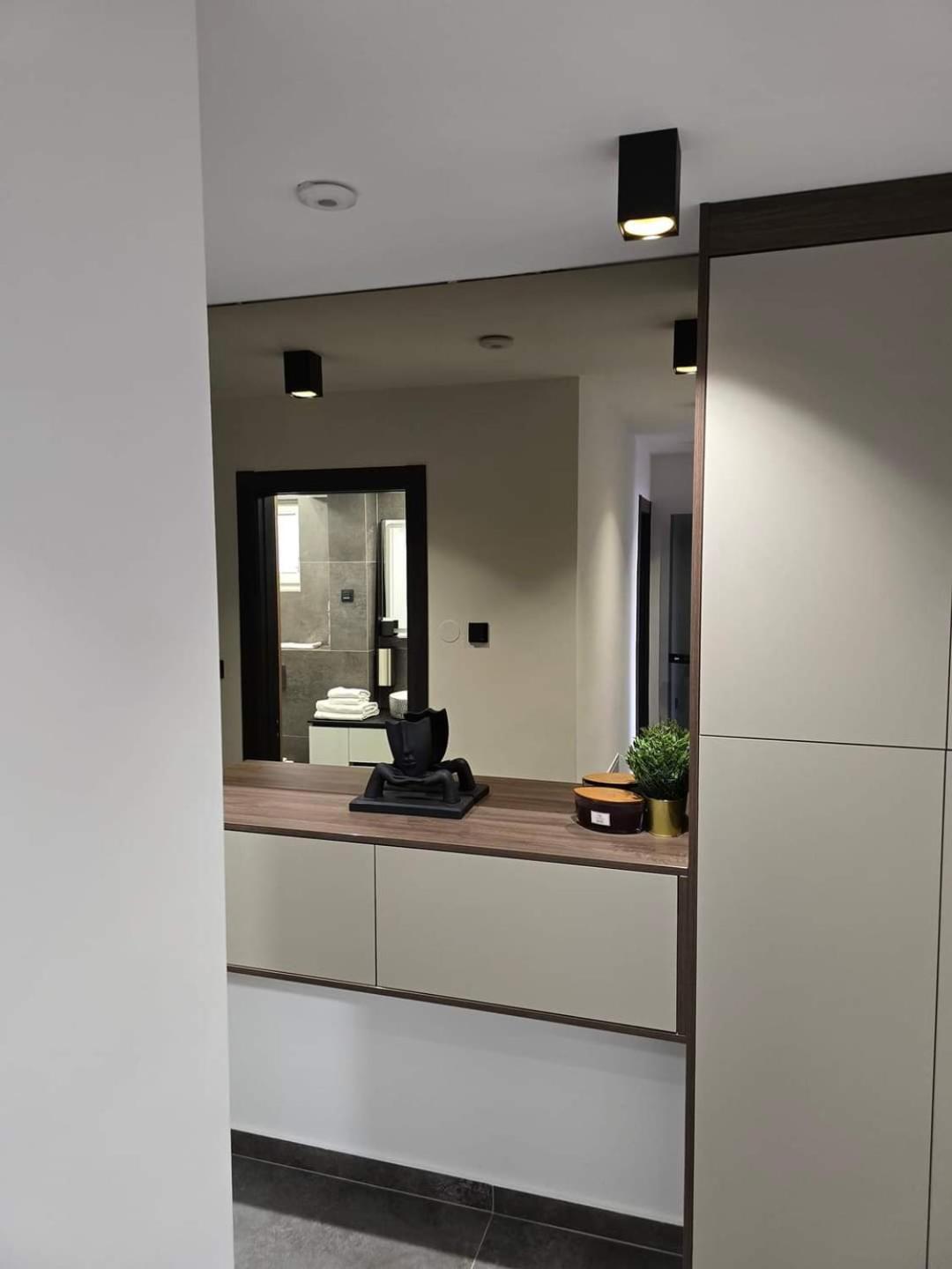 Osijek Luxury Center - Self Check In, Free Private Parking, Ulica Ivana Gundulica 82 Lejlighed Eksteriør billede
