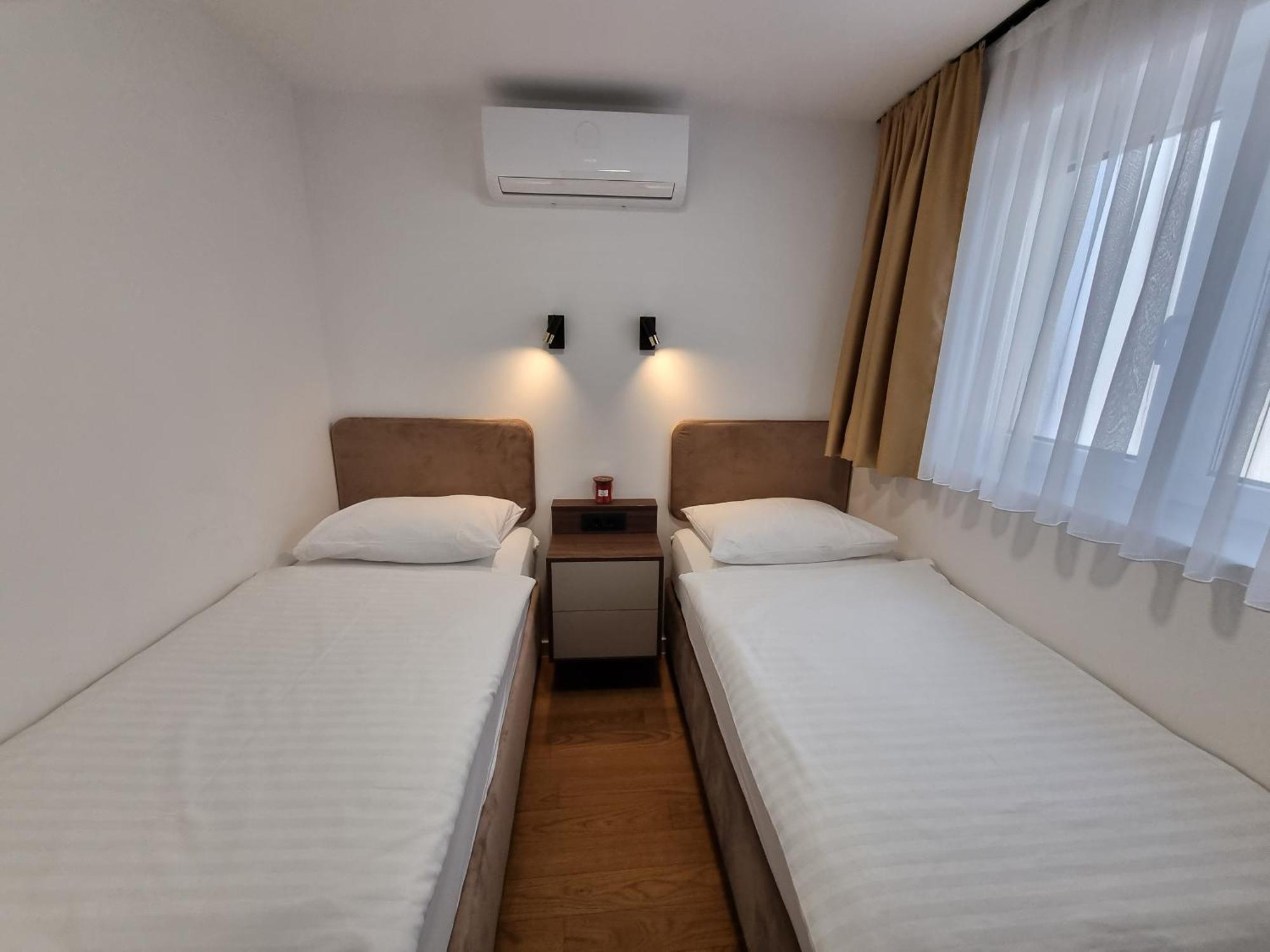 Osijek Luxury Center - Self Check In, Free Private Parking, Ulica Ivana Gundulica 82 Lejlighed Eksteriør billede
